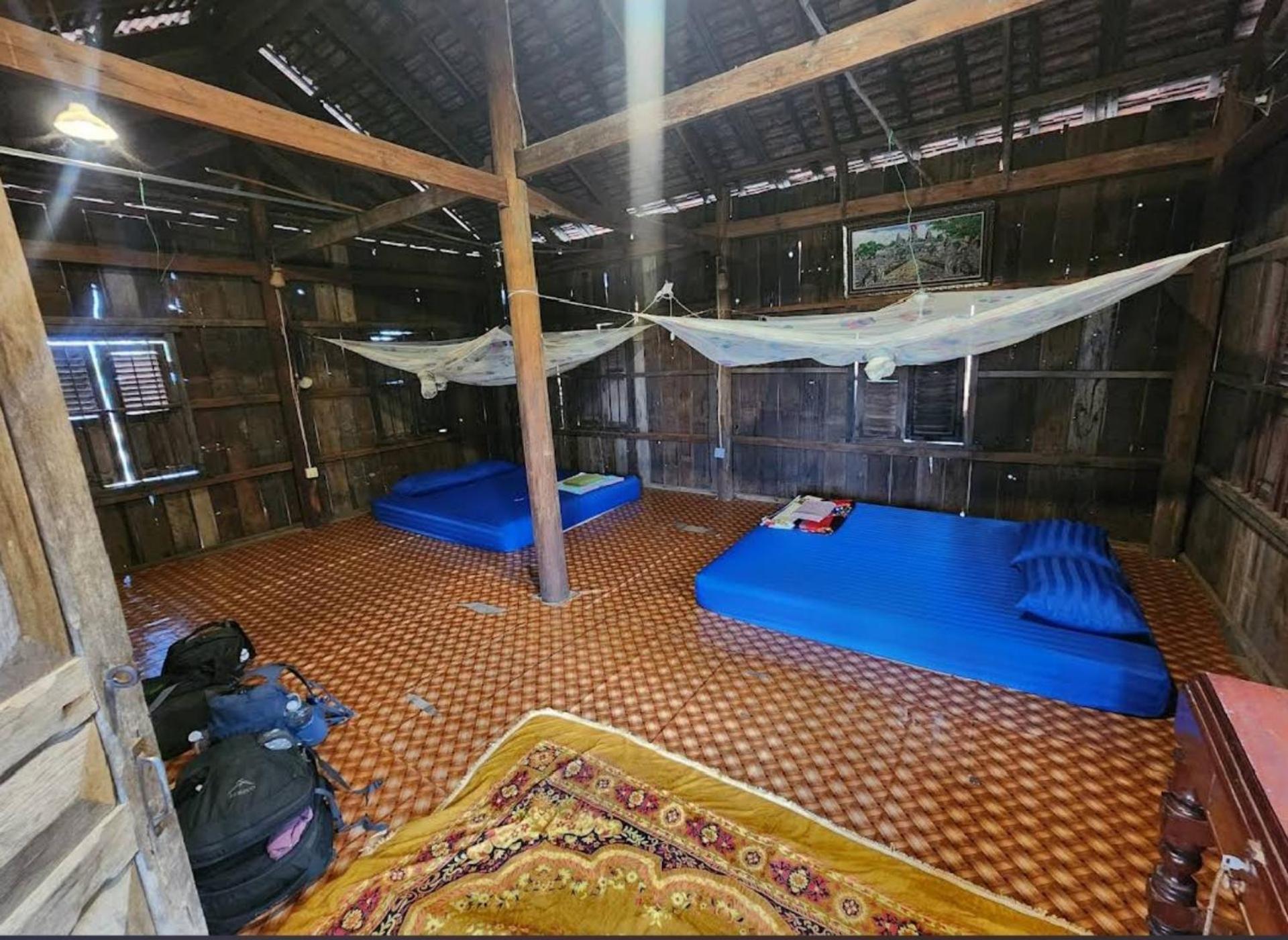 Family Batcave Homestay Battambang Exterior foto