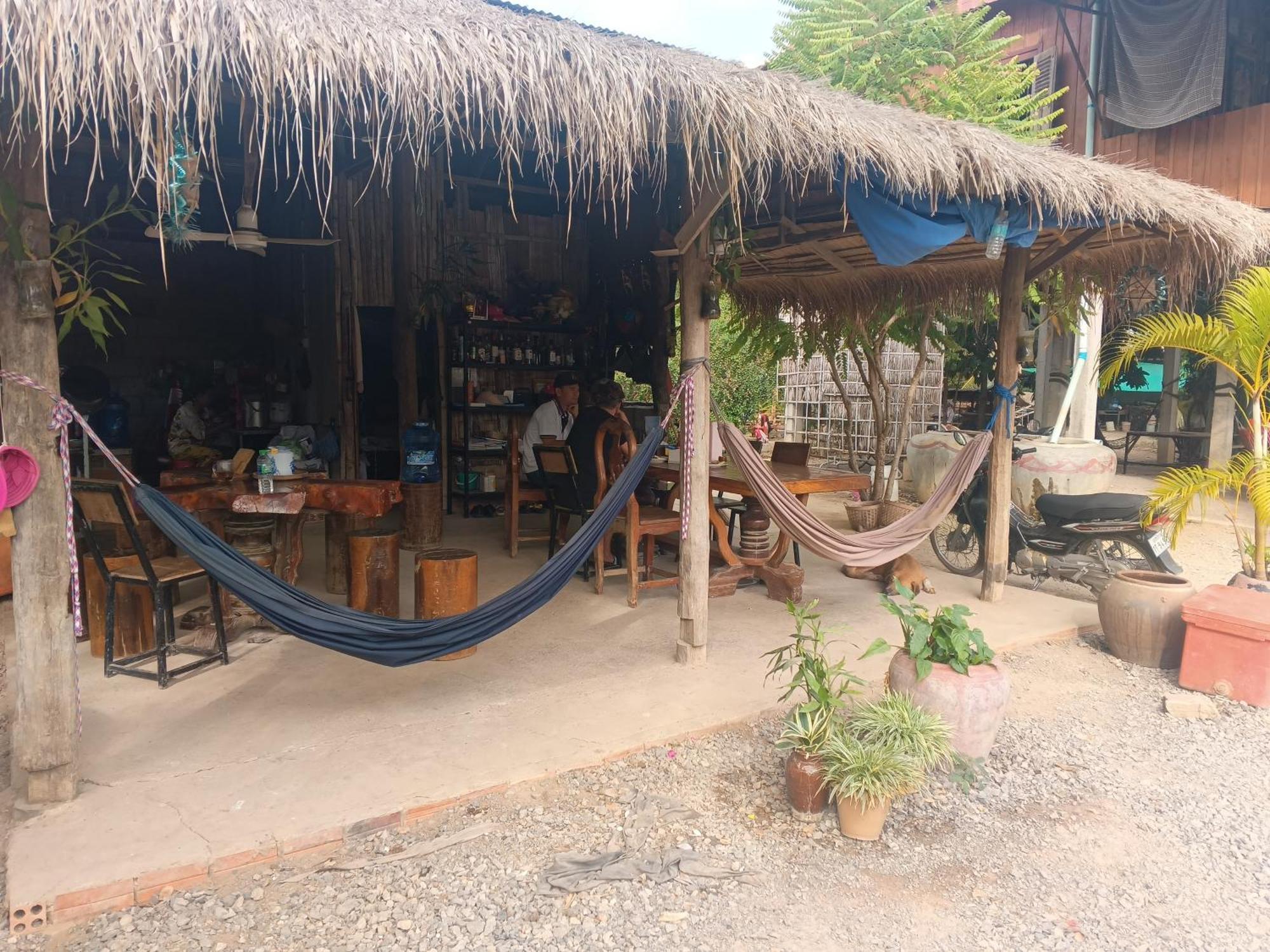 Family Batcave Homestay Battambang Exterior foto