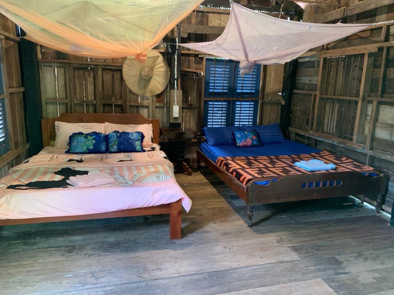 Family Batcave Homestay Battambang Exterior foto