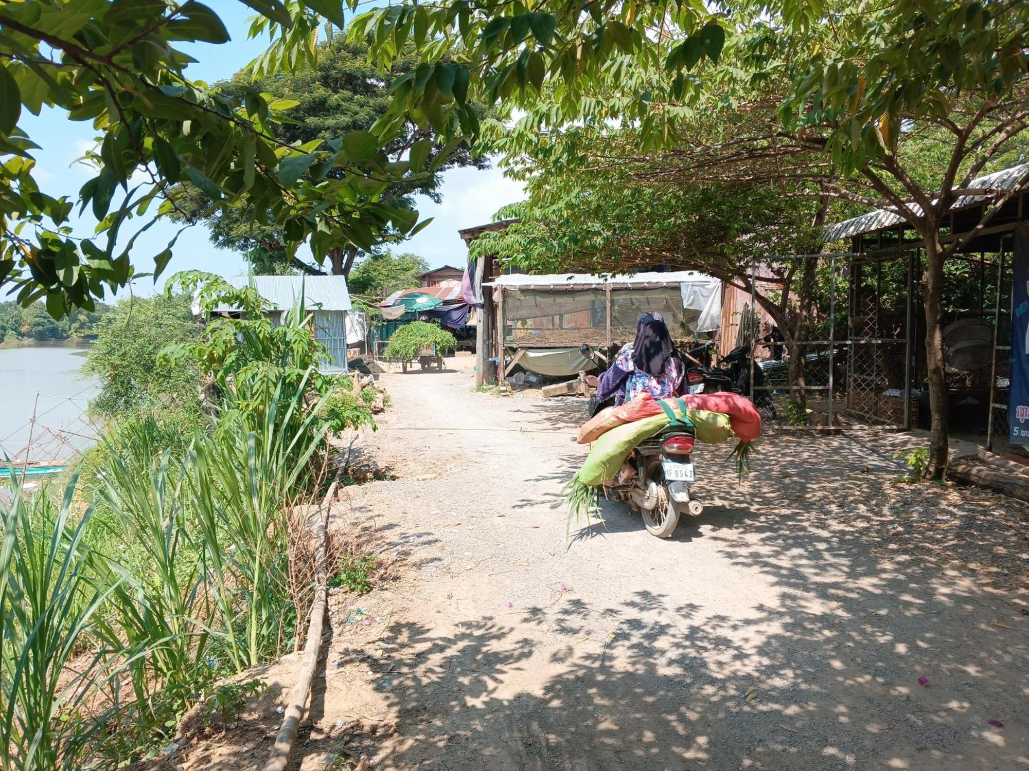 Family Batcave Homestay Battambang Exterior foto