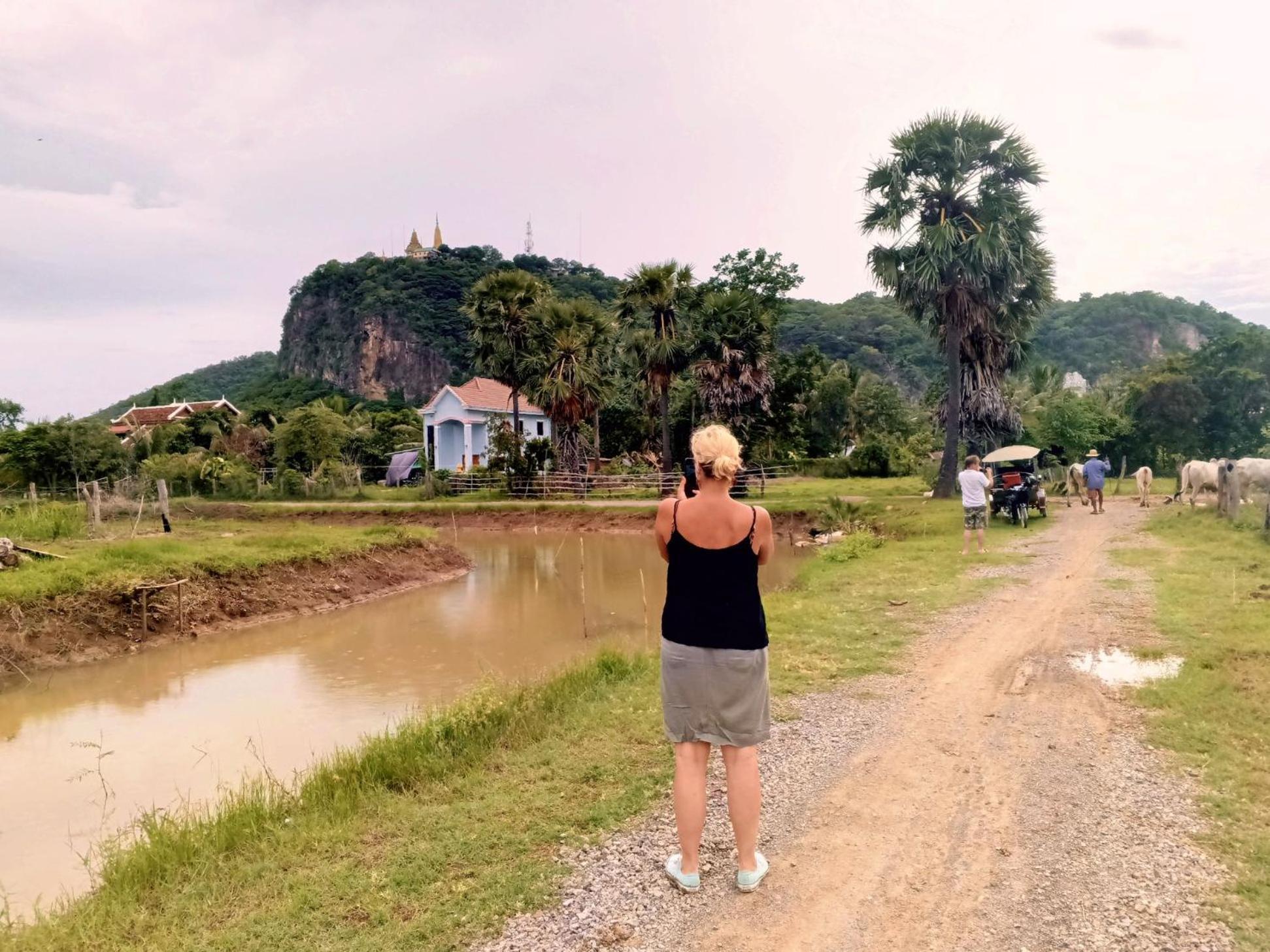 Family Batcave Homestay Battambang Exterior foto