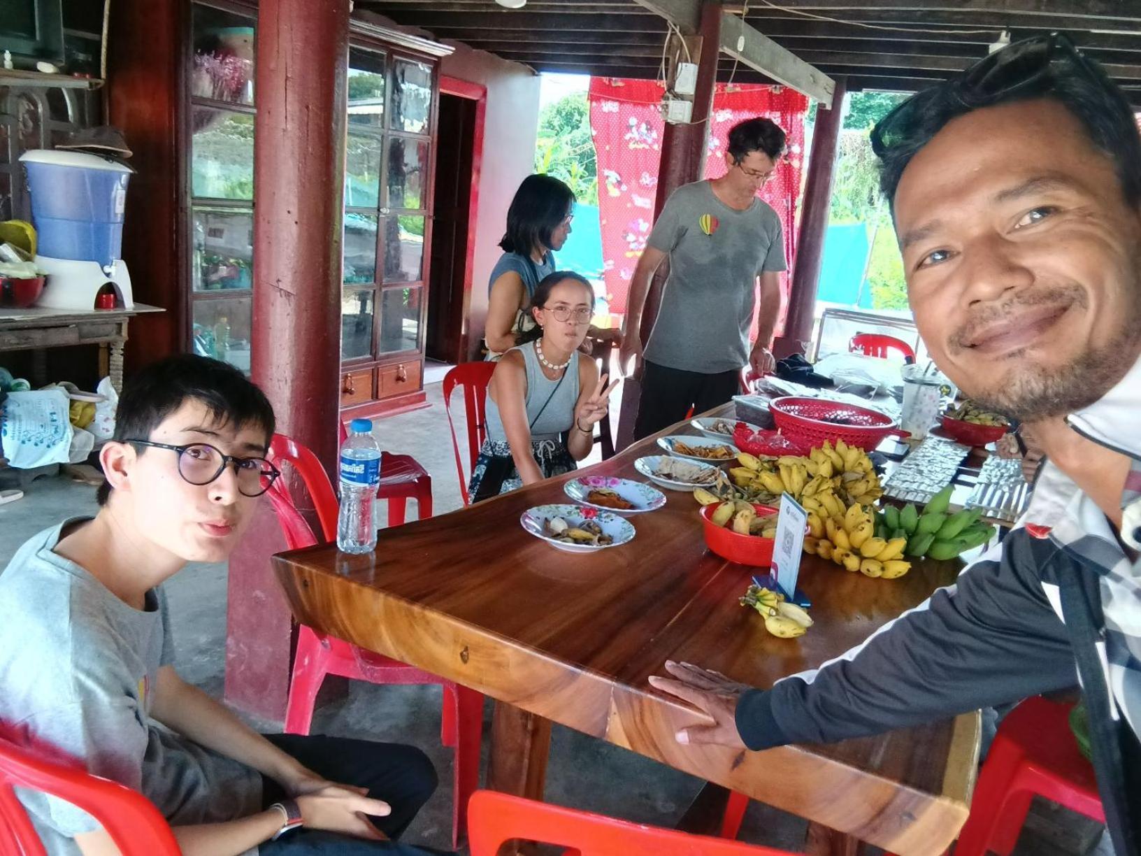 Family Batcave Homestay Battambang Exterior foto
