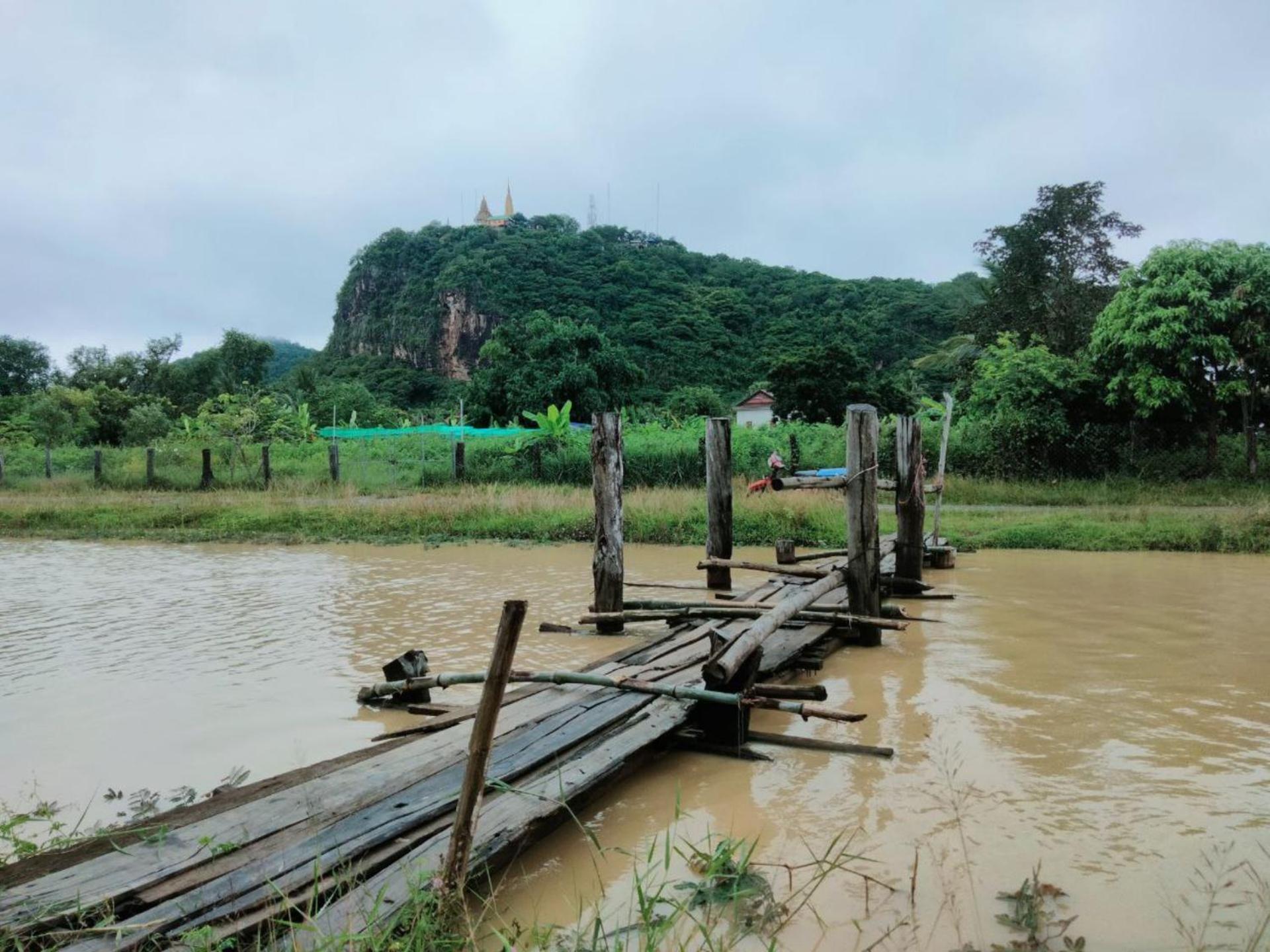 Family Batcave Homestay Battambang Exterior foto